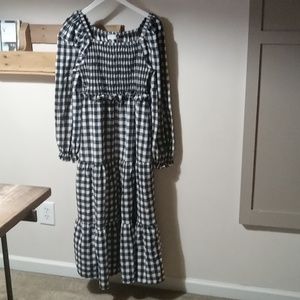 HAYDEN BLACK/WHITE CHECKED SMOCKED TOP PUFF SLEEVE RUFFLED MAXI DRESS SZ L